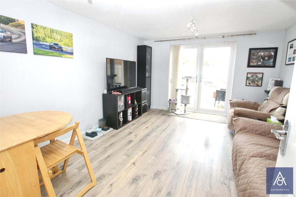 House in Brackley, West Northamptonshire - More