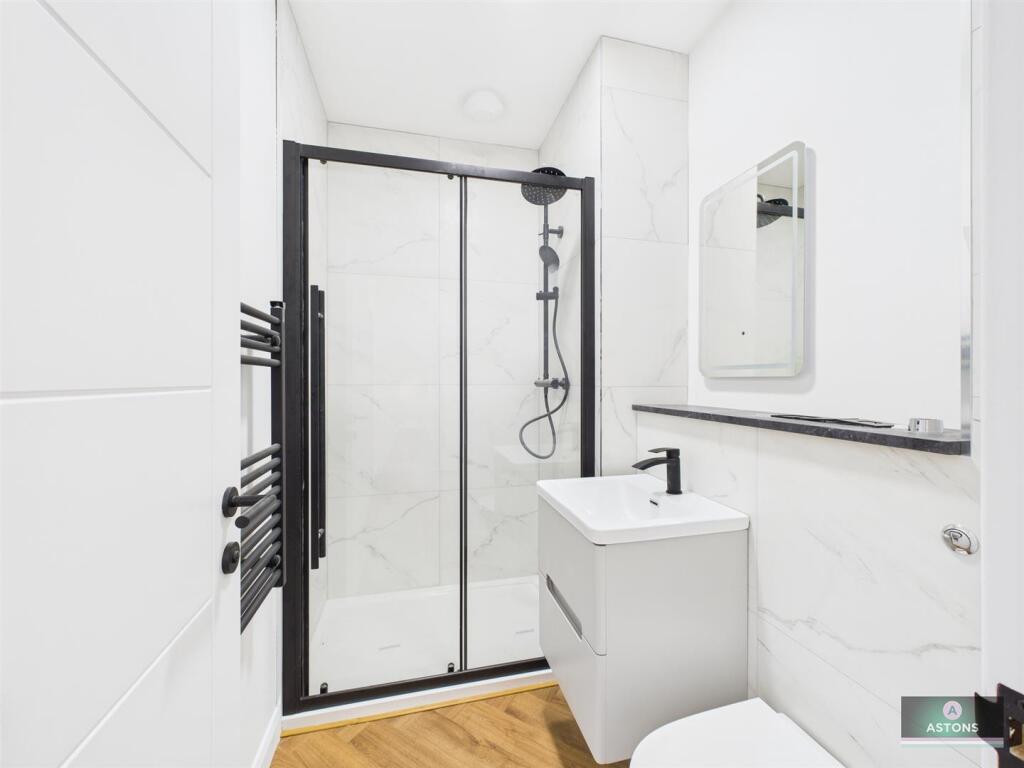 Apartment in Crawley, West Green - View 5