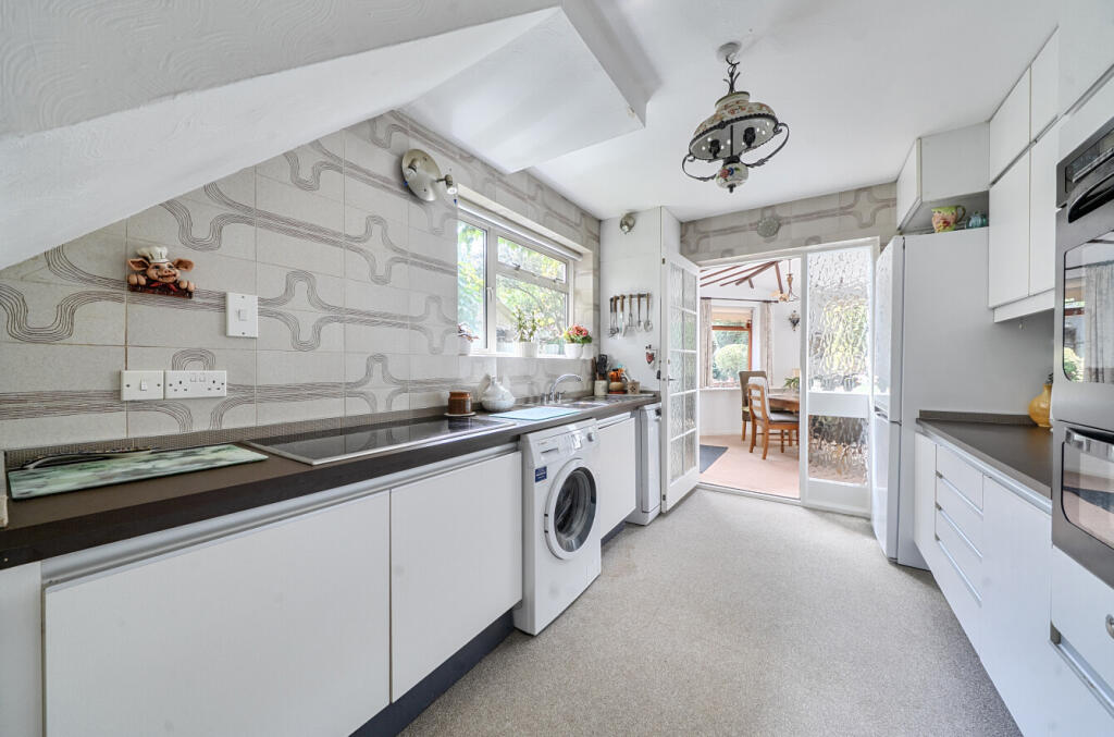 Falstaff Avenue, Earley, Reading - View 5