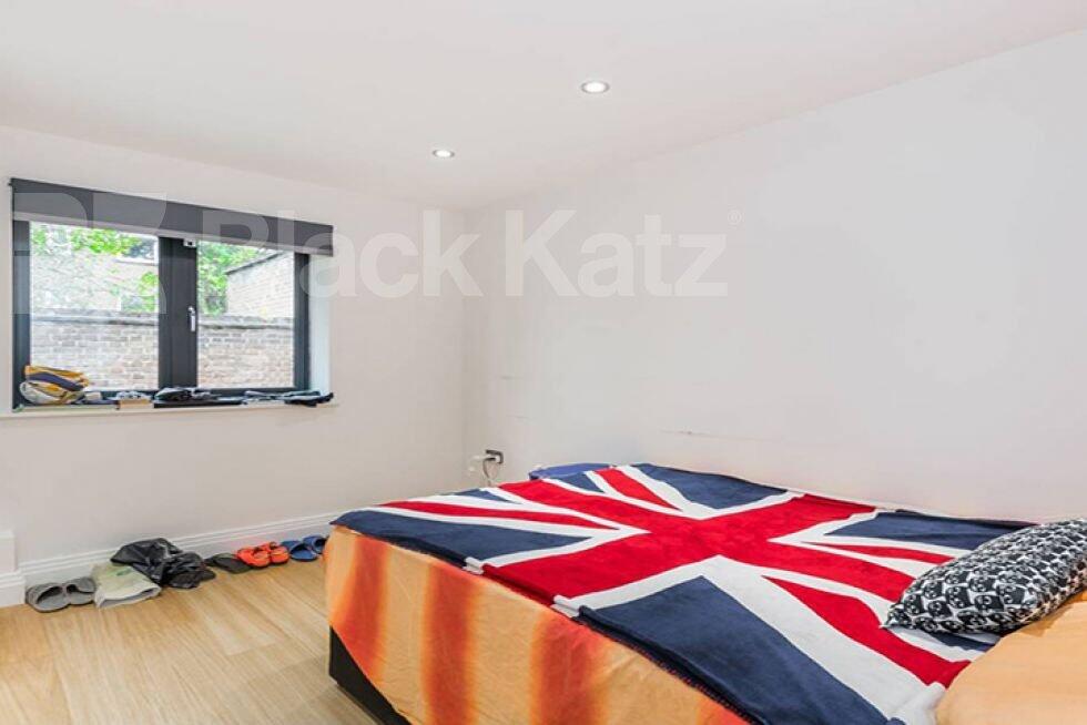 Apartment in London - View 5
