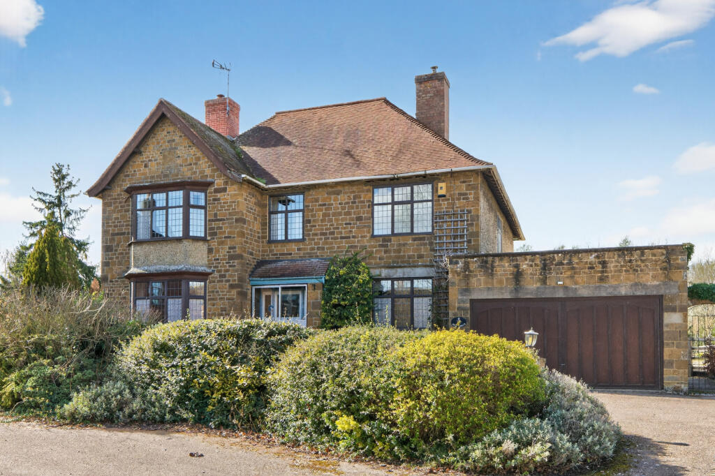 Main image of property: Cherry Fields, Cropredy, OX17
