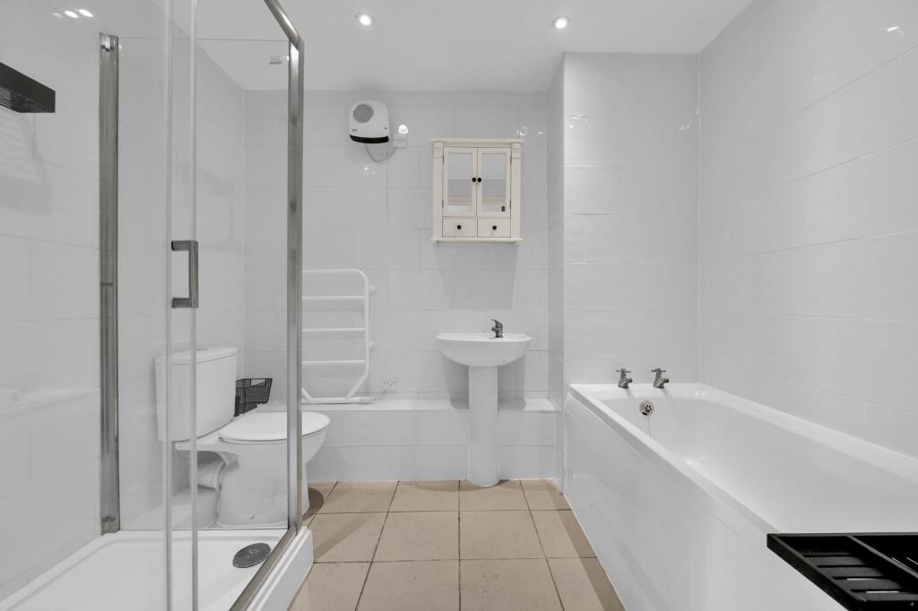 Apartment in London - View 3