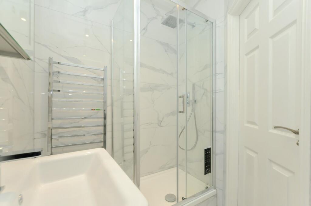 Apartment in London - More