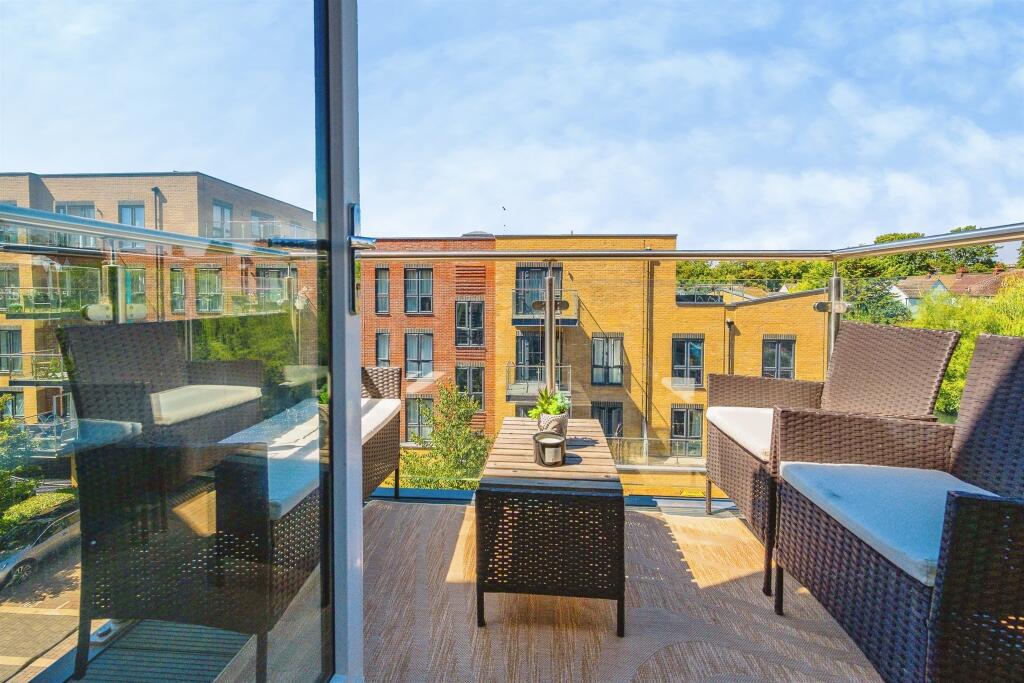 Apartment in Hemel Hempstead - More