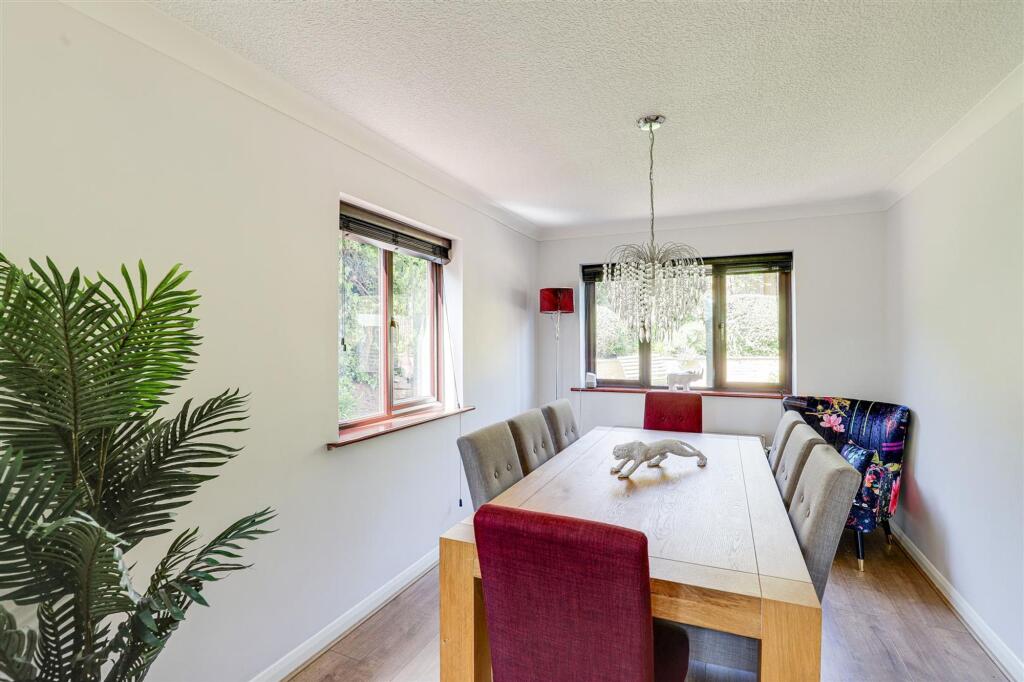 Axford Close, Gedling, NG4 photo 3