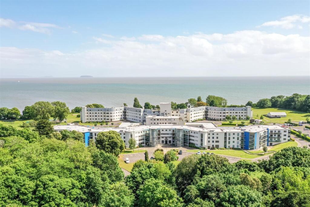 Main image of property: 114 Woodlands, Hayes Point, Sully, CF64 5QE