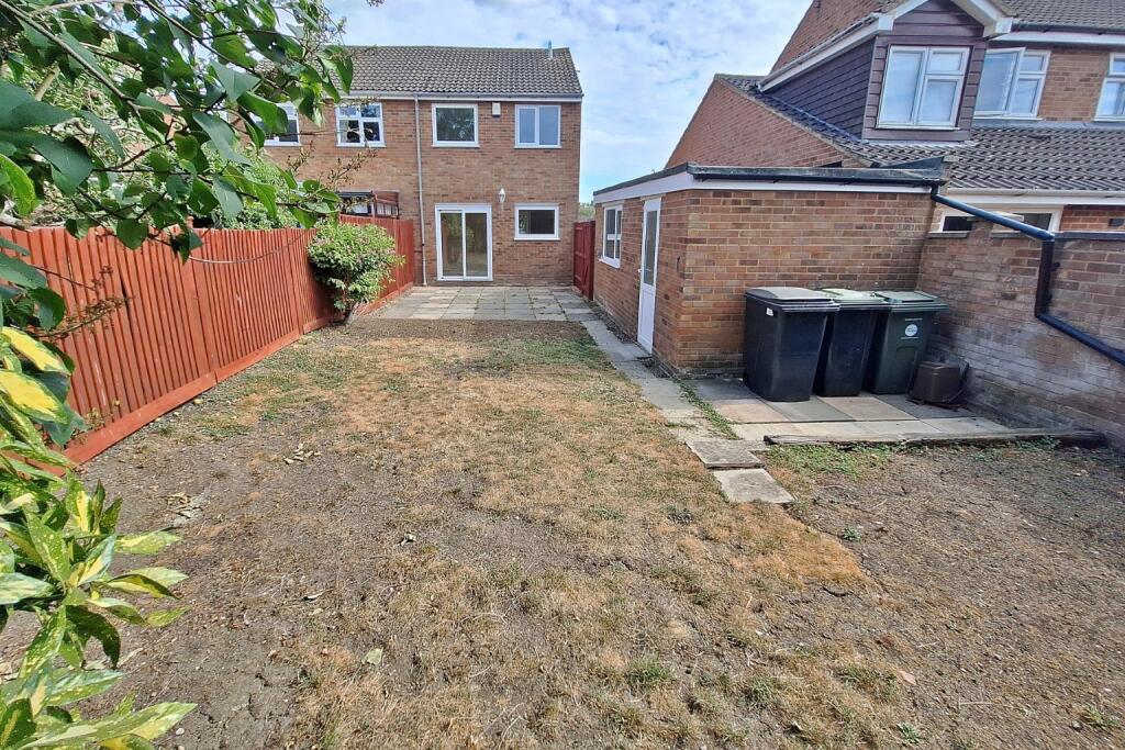 Park Leys, Harlington, LU5 6LY photo 4