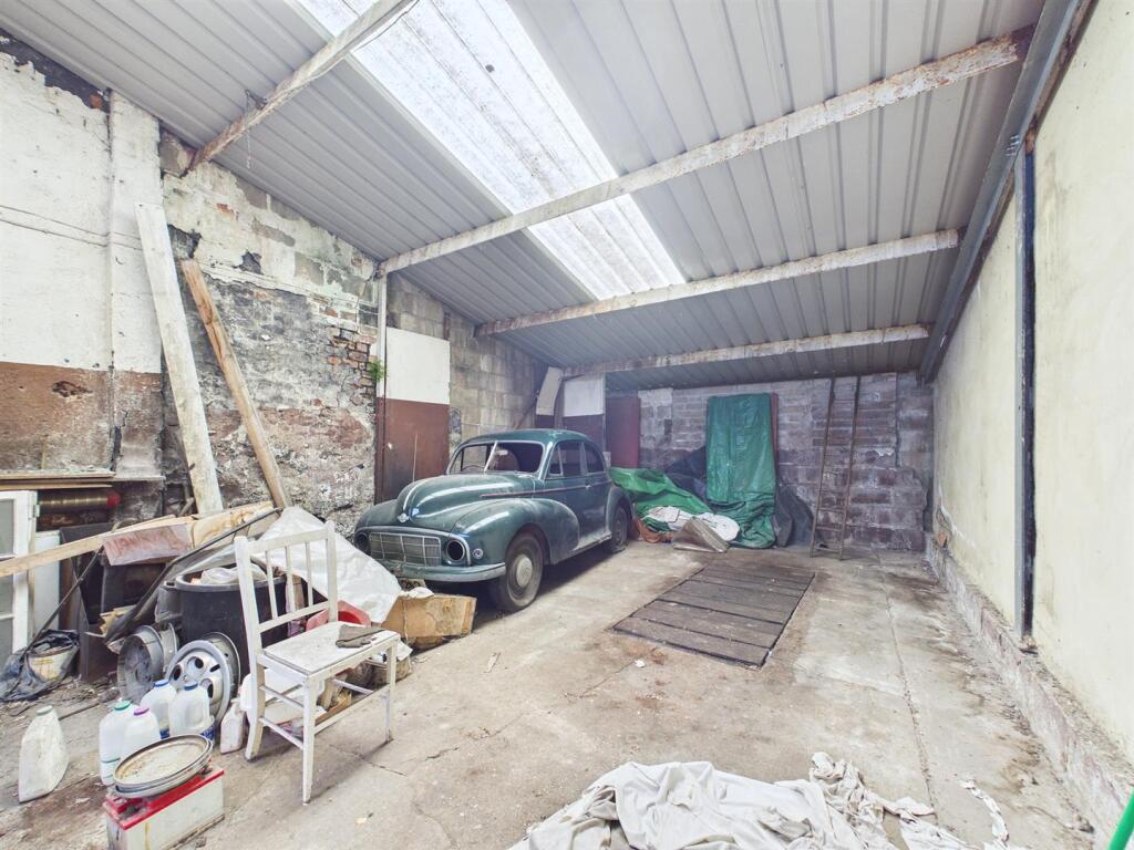 11Garage Workshop for Auction, St Werburghs, Brist