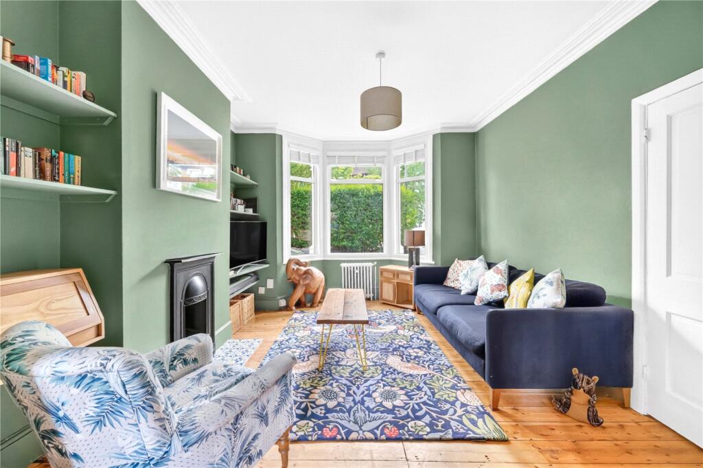 House in London, Whipps Cross, Leyton - View 5