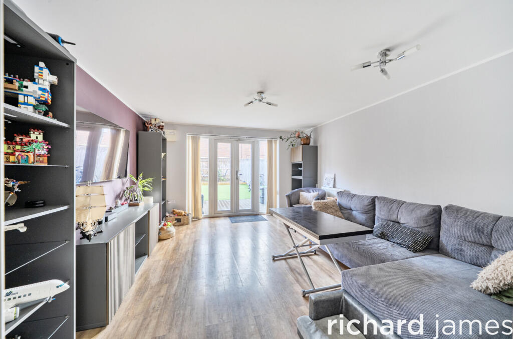 House in Swindon, Haydon Wick - View 2