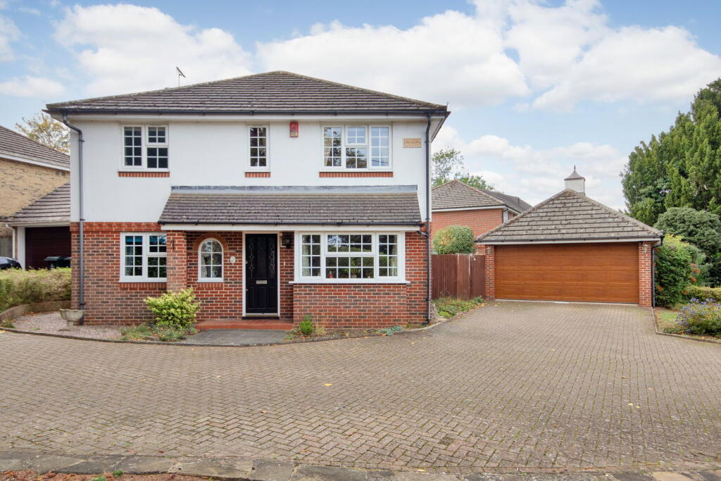 Main image of property: Ridgewood, Longfield, DA3 7LS