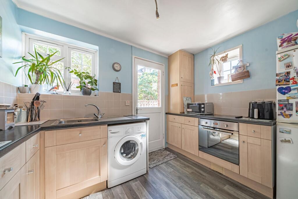 Apartment in Twickenham - View 5