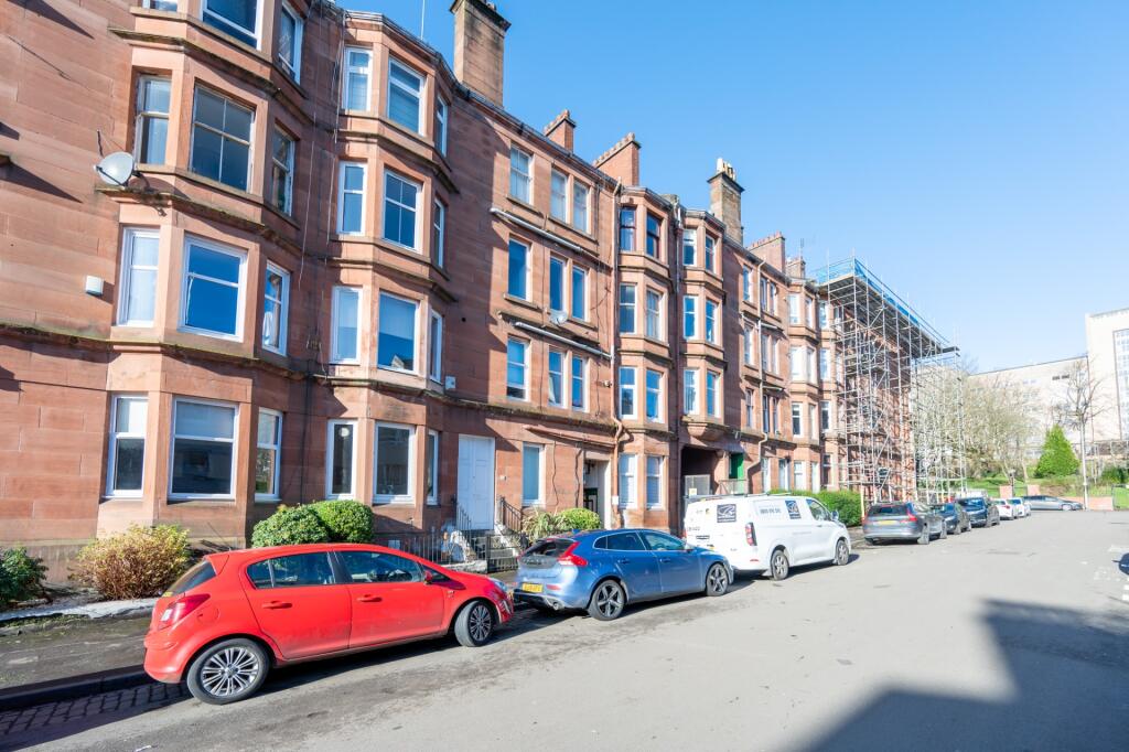 Main image of property: Exeter Drive, Flat 2-3, Thornwood, Glasgow, G11 7XF