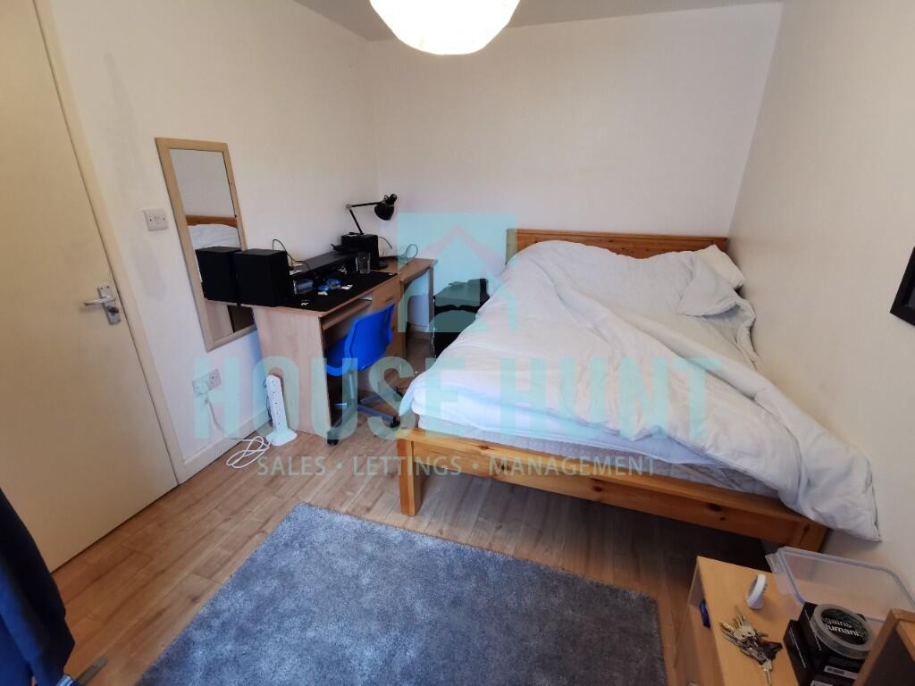 6 bedroom terraced house for rent