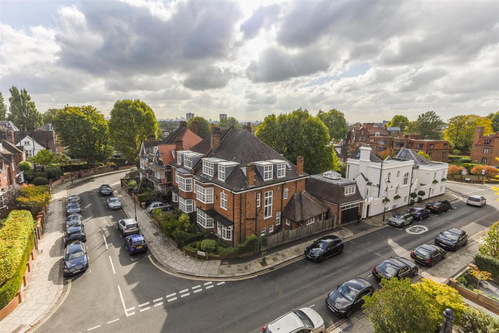Apartment in London - More