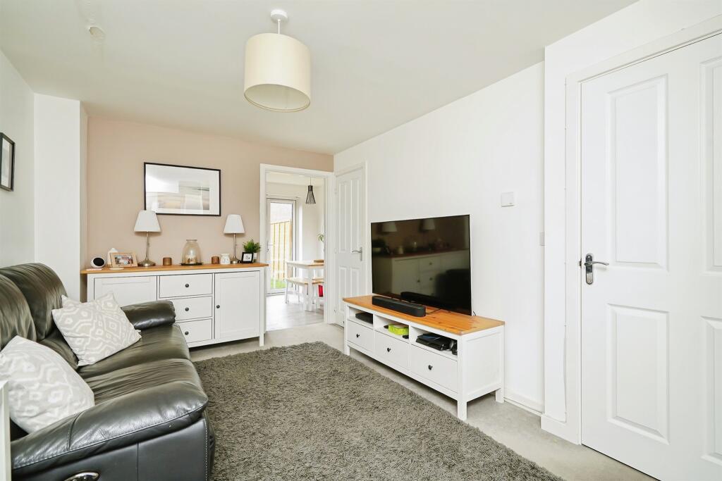 House in Vale of White Horse, Wellington Gate, Grove - View 5