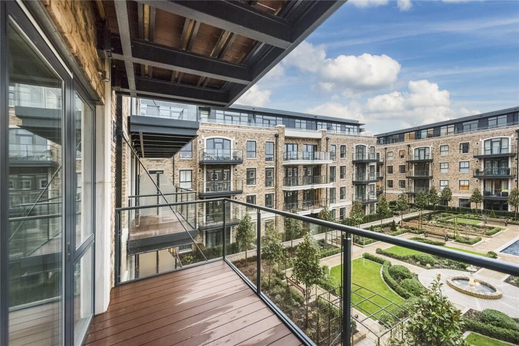 Apartment in London - More
