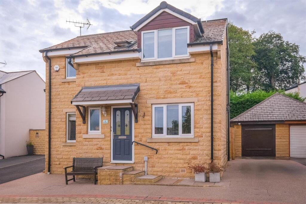 Main image of property: The Orchards, Brighouse