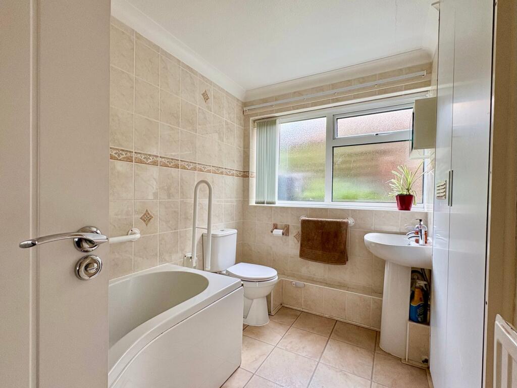 Clifford Road, Bexhill-on-Sea, TN40 photo 4