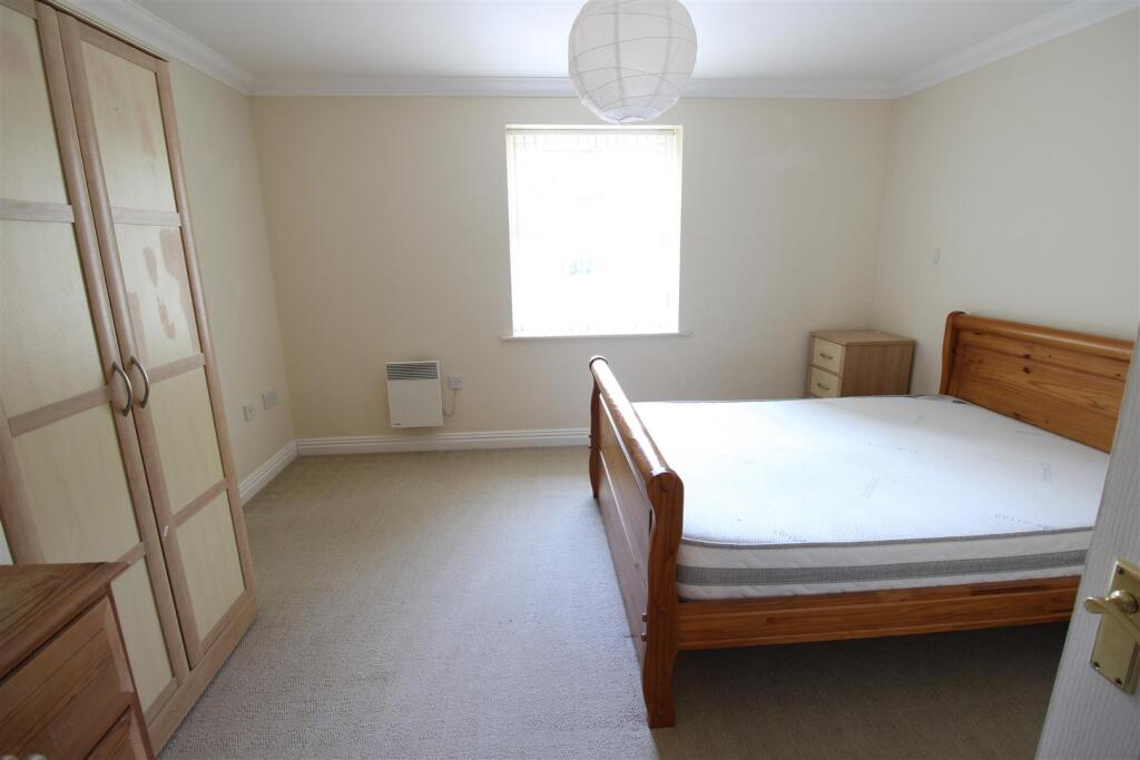 Apartment in Cowes, Isle of Wight - More