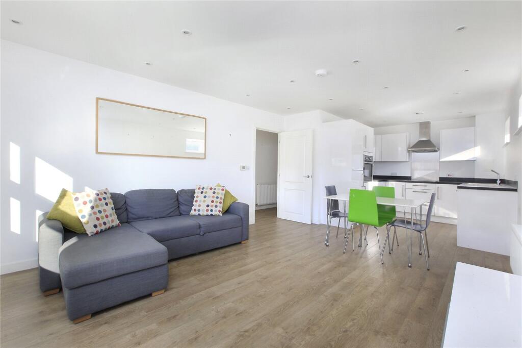 Apartment in London - View 2