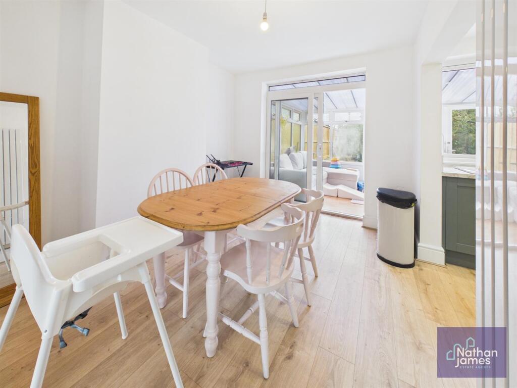 House in Newport - View 4