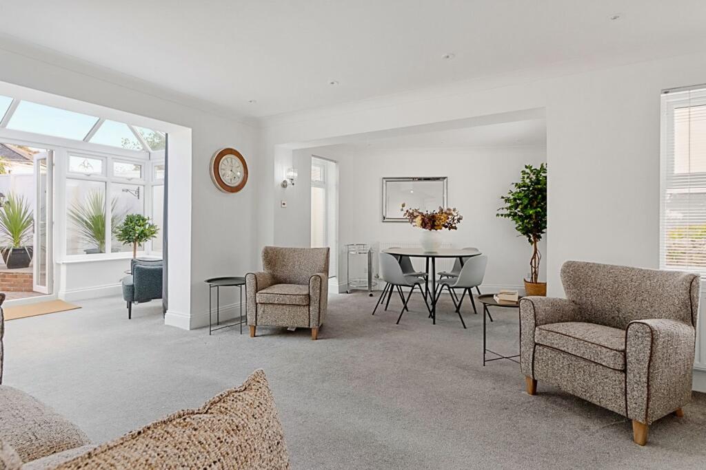 House in Torquay, Torbay - View 2