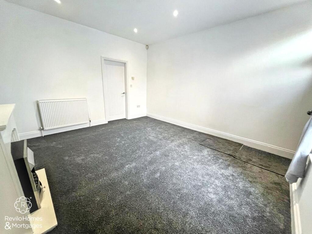 House in Oldham - View 4