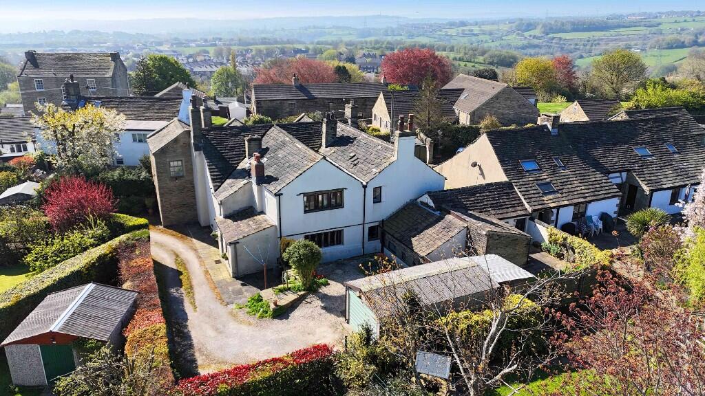 Main image of property: 20 Towngate, Hipperholme, HX3 8JB