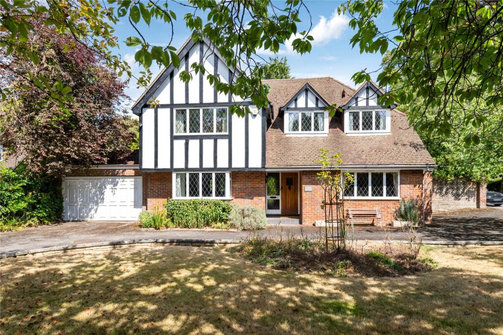Main image of property: Dove Park, Chorleywood, Rickmansworth, Hertfordshire, WD3