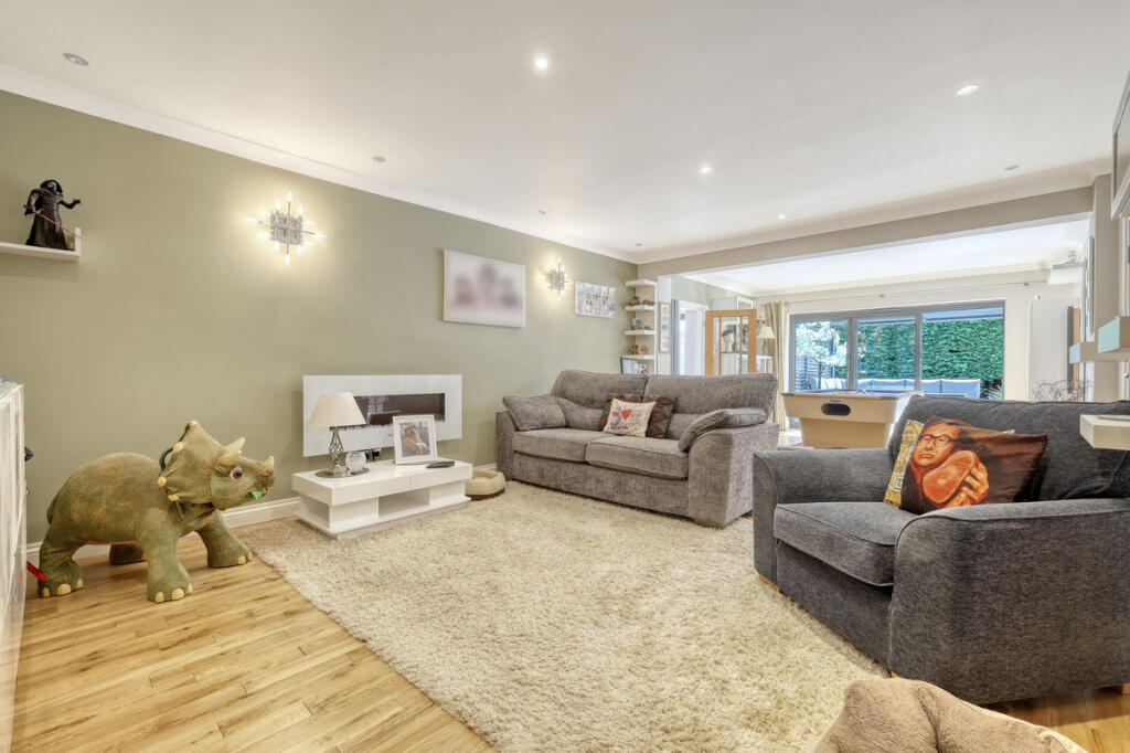 House in Southend-on-Sea - View 5