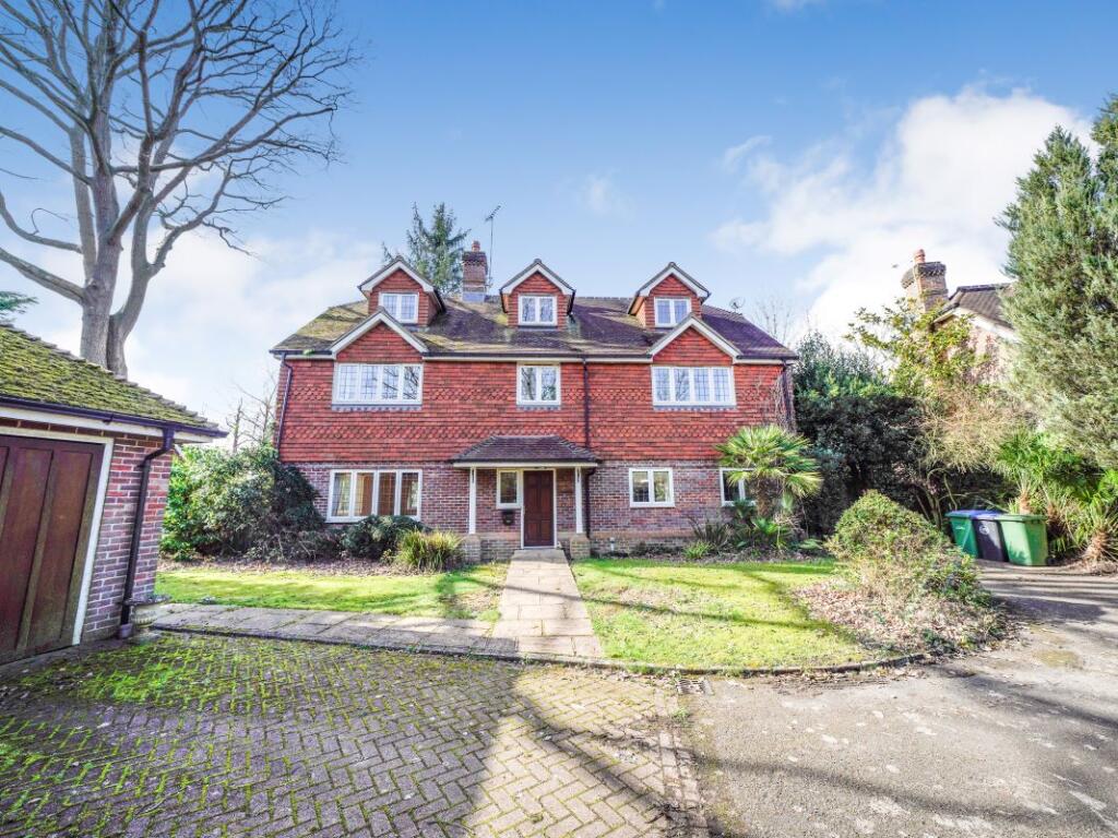 Main image of property: 3 Caerleon Close, Claygate, Esher, Surrey, KT10 0TY