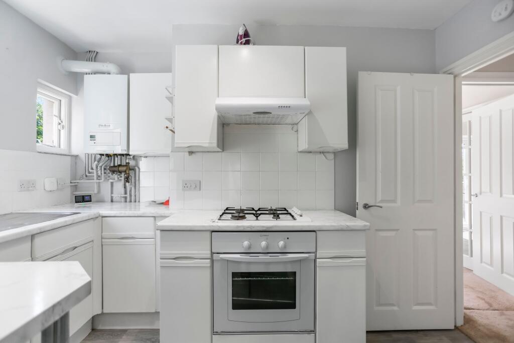 House in Brighton, Woodingdean - More