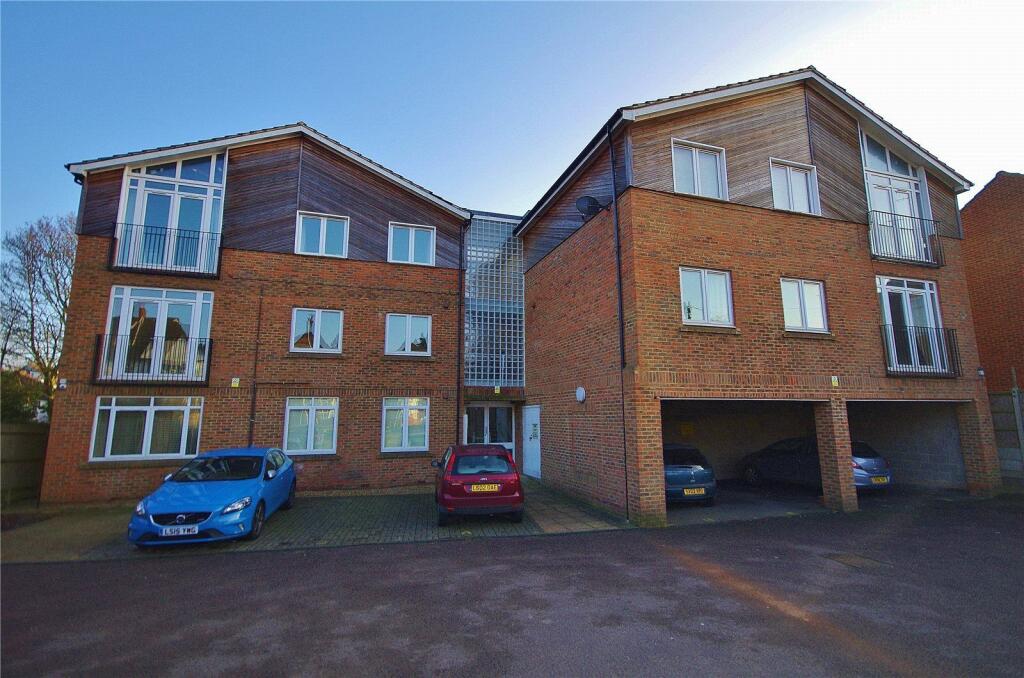 Main image of property: Rickmansworth Road, WD18 7ED, Watford, WD18