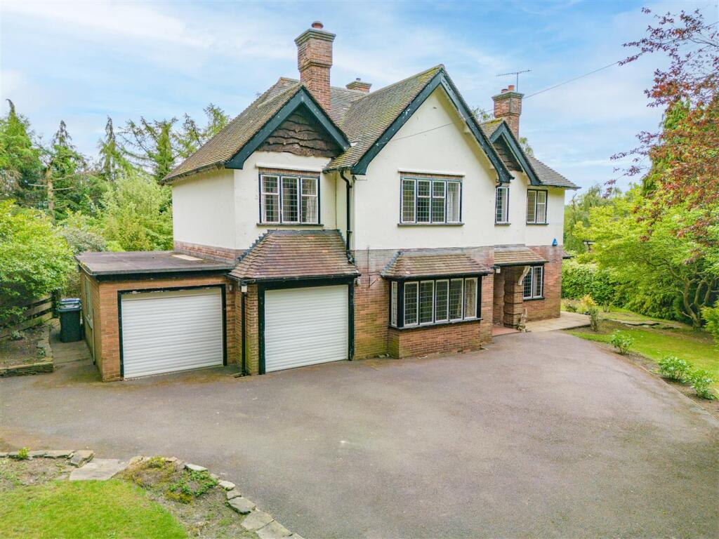 5-bed detached on Somersall Lane, Somersall, Chesterfield, £795,000