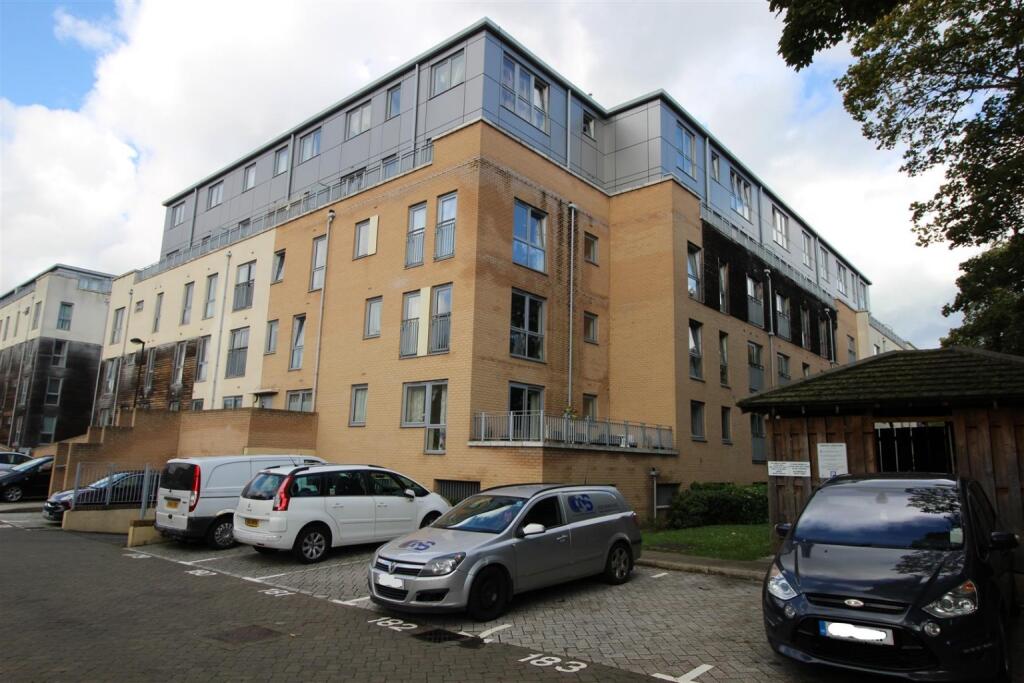 Main image of property: Jupiter Court, 10 Cameron Crescent, Edgware, Greater London, HA8