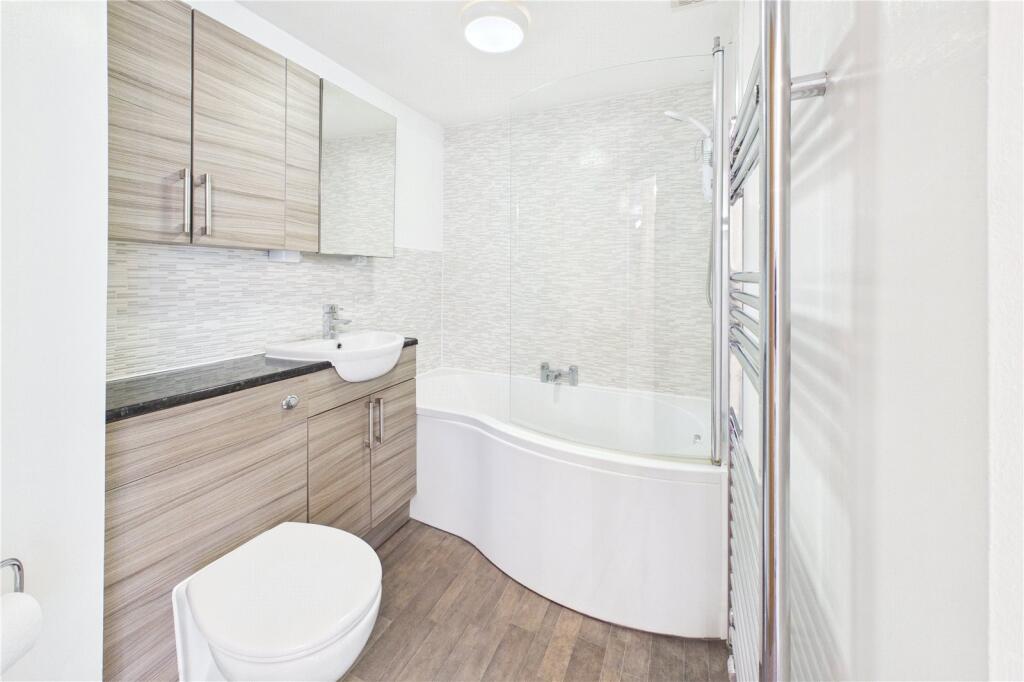 Apartment in Bristol - More