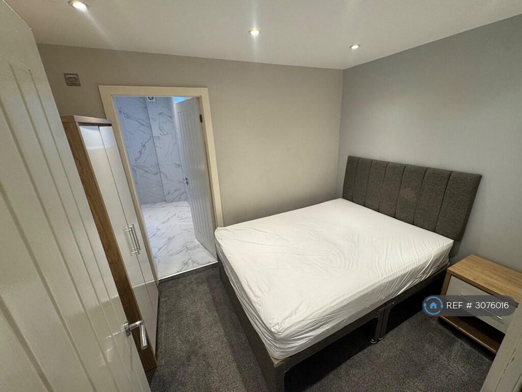 Apartment in Doncaster - View 5