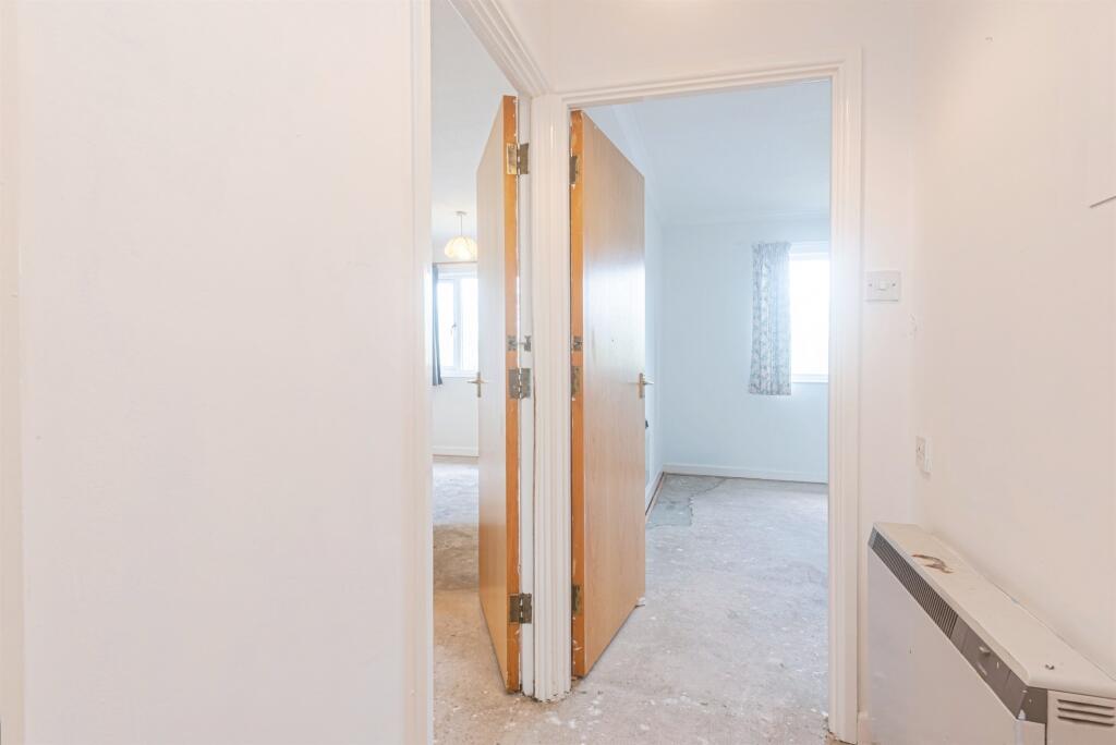 Apartment in South Oxfordshire, Didcot - View 4