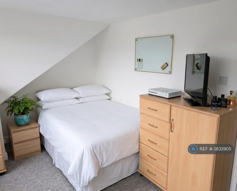 5 bedroom terraced house for rent