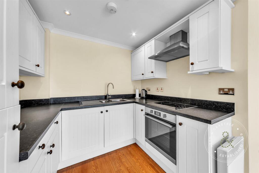 Apartment in Cardiff, Rhydypenau, Cyncoed - View 2