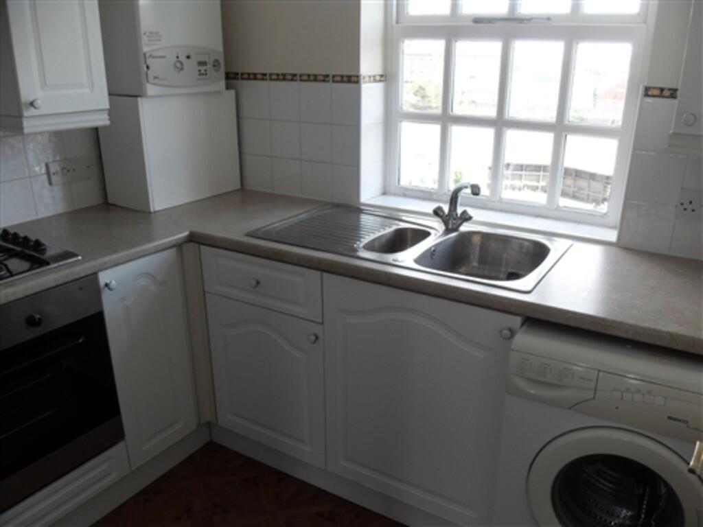 Apartment in Hull - View 5