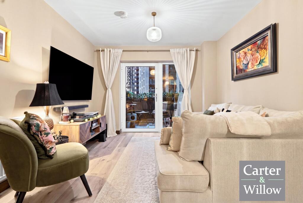 Apartment in Ilford - View 4