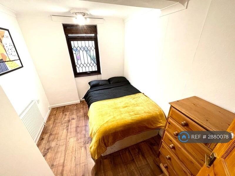 Main image of property: Manchester Road, London, E14