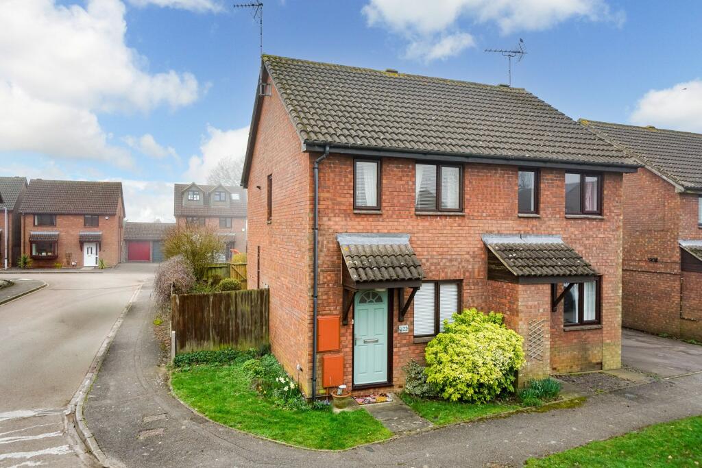 Main image of property: Holly Farm Close, Caddington, LU1
