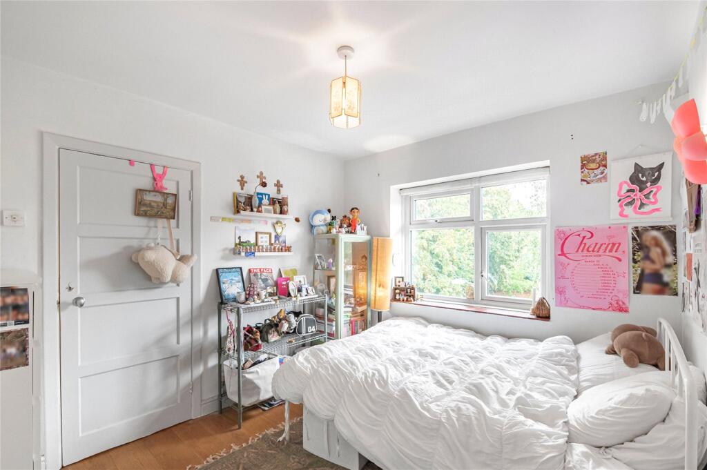 Apartment in London - More