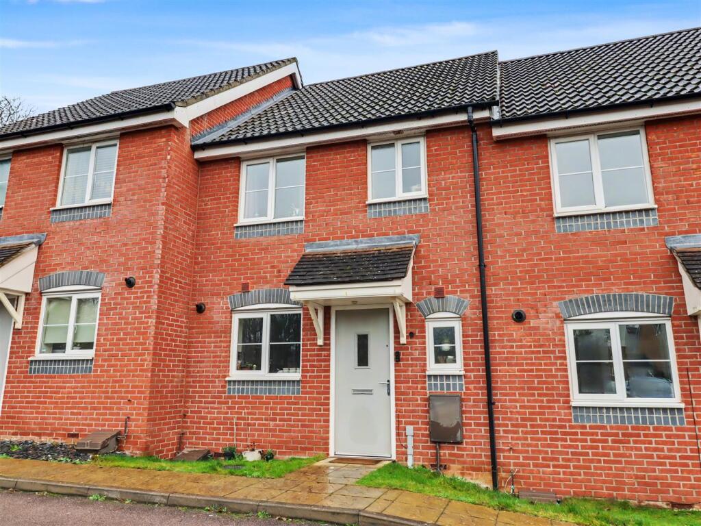 3-bed terraced on Redpoll Road, Costessey, Norwich, £220,000
