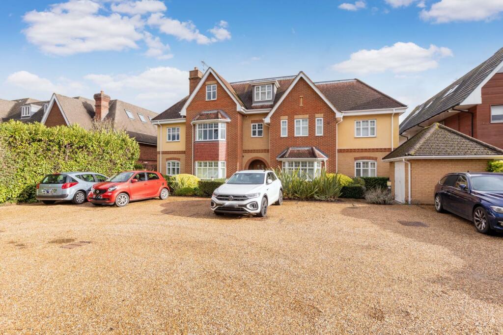 Apartment in Slough, Windsor and Maidenhead