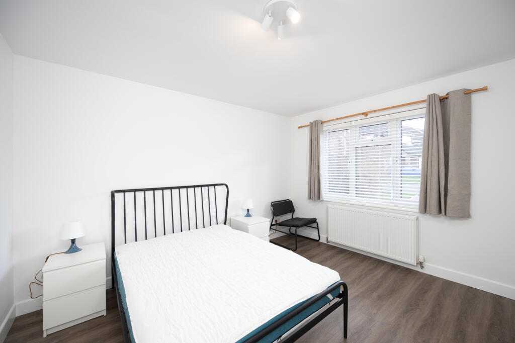 Main image of property: Room 2, 104 Kynaston Avenue, Aylesbury, Buckinghamshire
