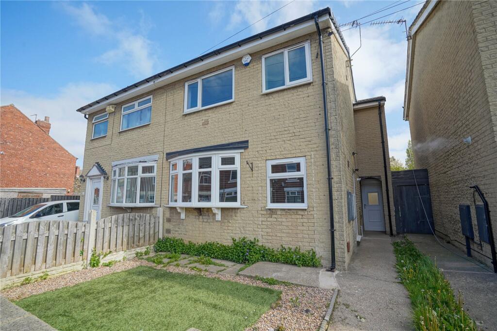Main image of property: Middle Lane, Rotherham, South Yorkshire, S65